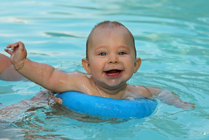 424x283-Babyschwimmen-fotolia.jpg