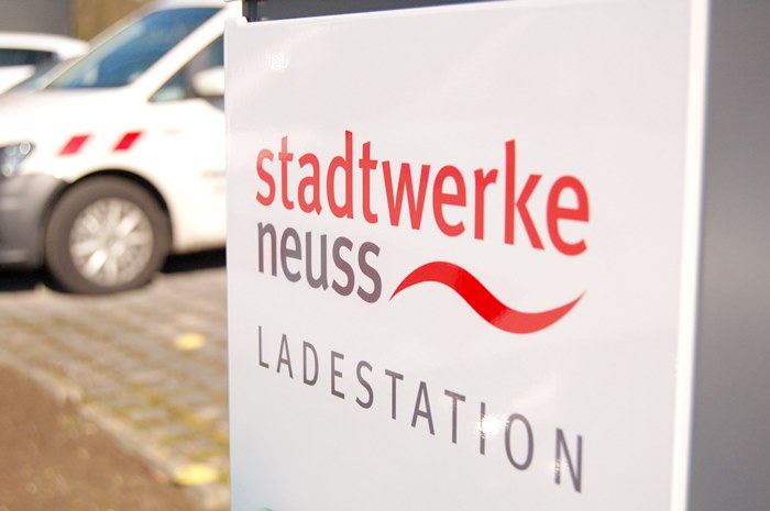 700x465-Ladesaeule-Stadtwerke.JPG